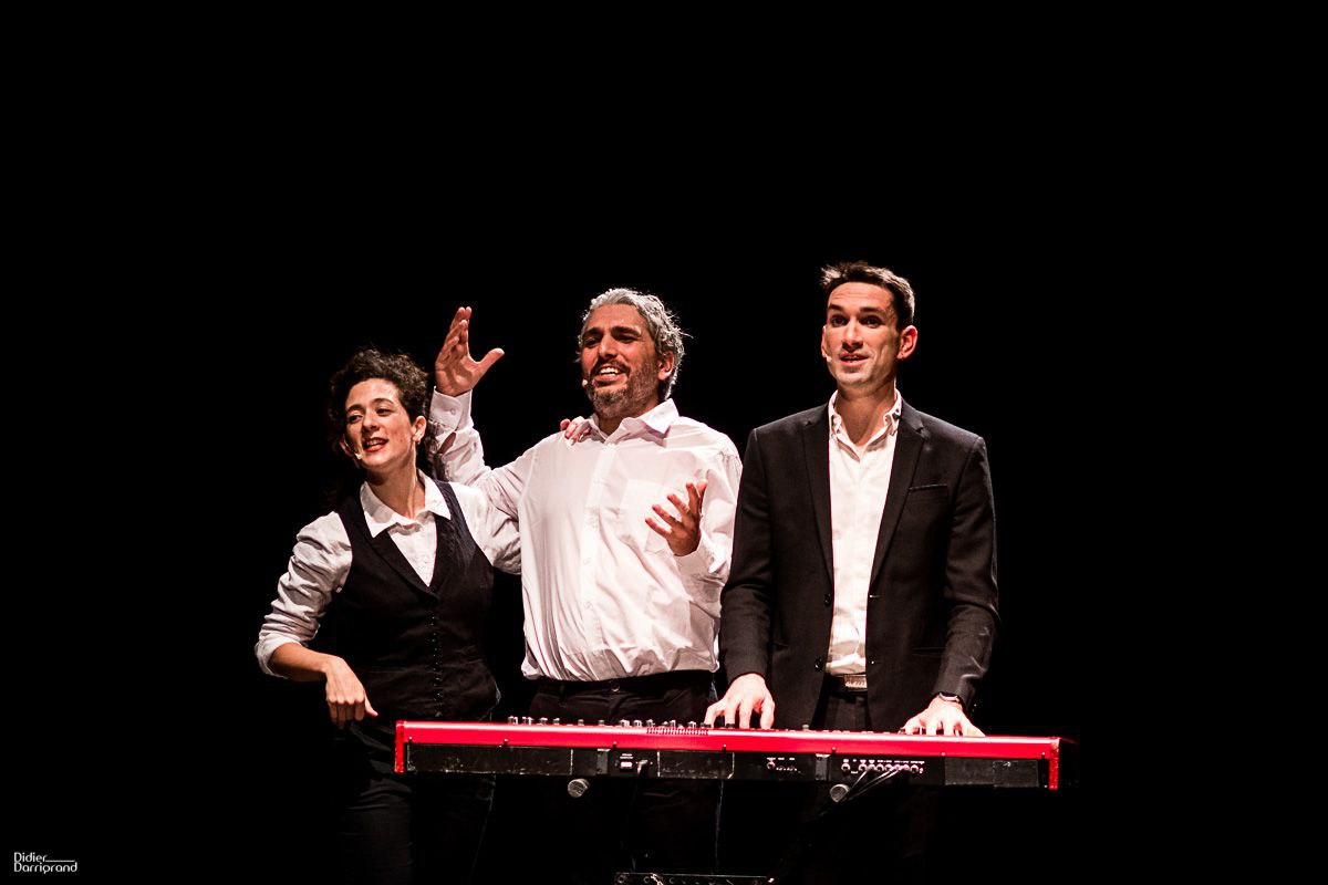 All’arrabbiata - Cabaret satirique